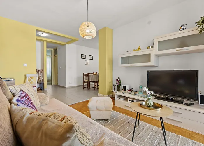 Ines 아파트 파자나