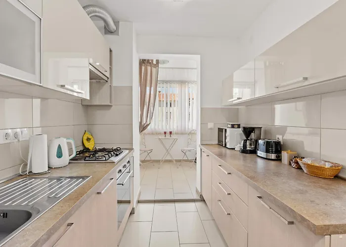 Ines 아파트 파자나