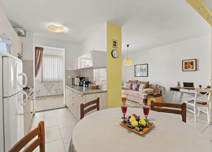 아파트 Ines 파자나