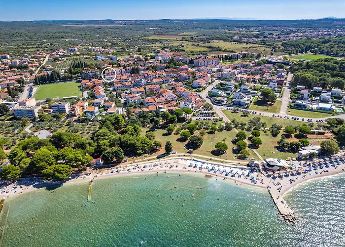 Ines 아파트 파자나